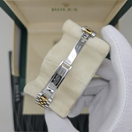 ساعة رولكس النسائية