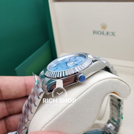 ساعة رولكس داي ديت الأكثر طلباً