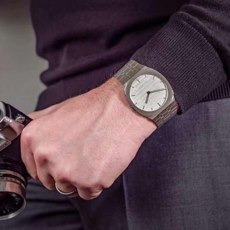 ساعة قوتشي الرجالية