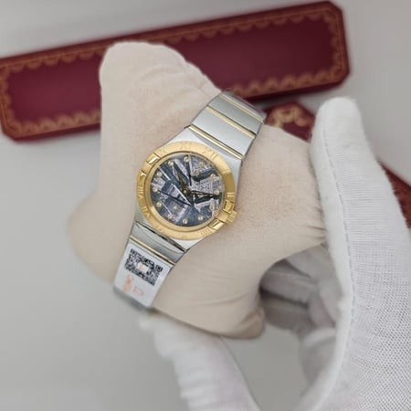 ساعة اوميقا نسائي