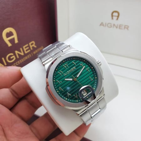 ساعة اقنر تافيانو