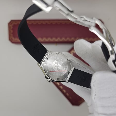 ساعة هوبلت موديل نسائي حجم صغير