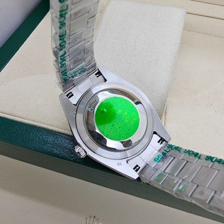 ساعة رولكس إصدار عربي