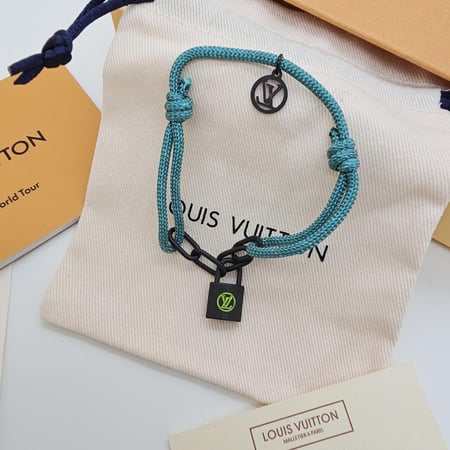 اسوارة لويس فيتون قفل اسود