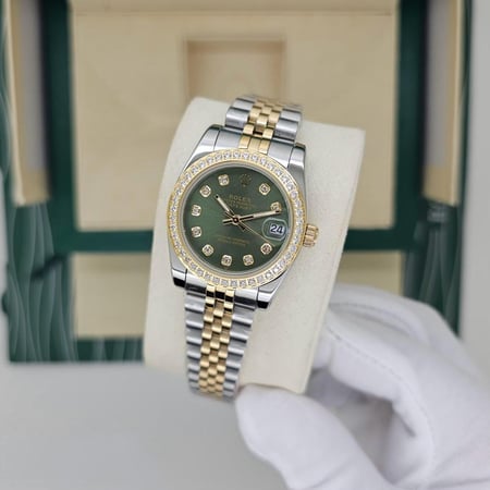 ساعة رولكس النسائية