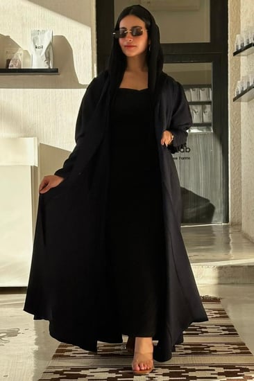 عباية A24 كريب كلوش بتصميم عصري وألوان ملكية