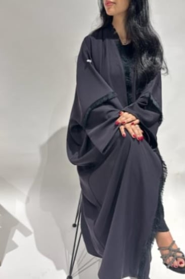 N34 عباية نص بشت - هدب اسود (بنفسجي غامق)