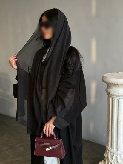 N38- (اسود) - قصة نص بشت بإضافة قماش لمعه