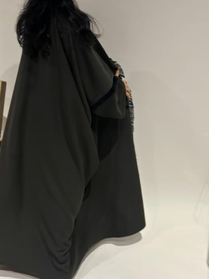 N34 - نص بشت - هدب اسود  (زيتي غامق)