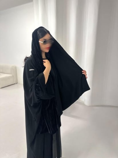 N47 - نص بشت - قماش ملكي- اضافة مخمل - اسود