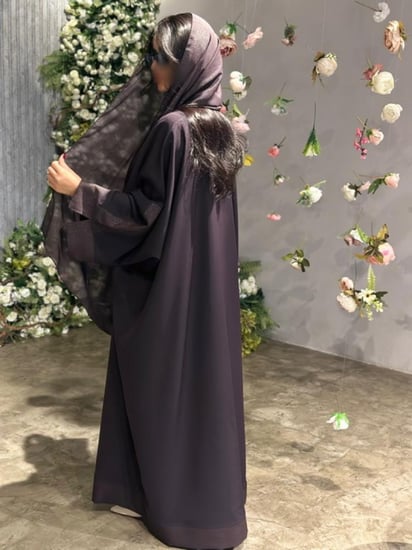 N38- (بنفسجي غامق) - قصة نص بشت بإضافة قماش لمعة