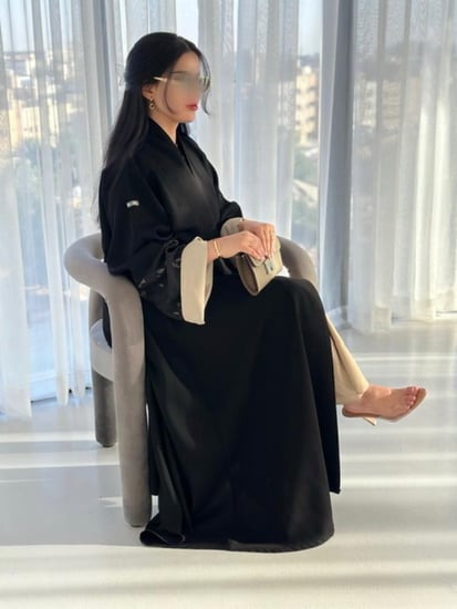 N50 - عباية - نص كلوش - بقماش الكريب سيراميك - مزينه بقصة كم جاكار مفرغ ومبطن