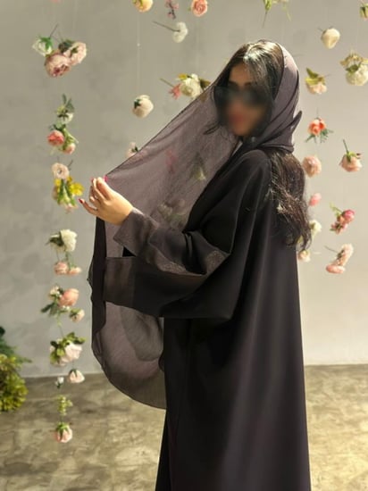 N38- (بنفسجي غامق) - قصة نص بشت بإضافة قماش لمعة