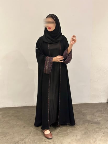 - عباية نص كلوش   (كشمير درجات البرغندي والبنفسجي  ) N42