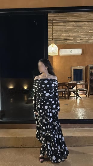 Black polka dot-skirt