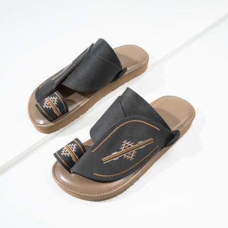 حذاء شرقي  110