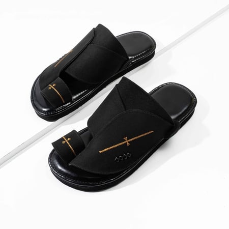 حذاء شرقي 103