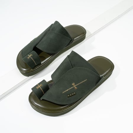 حذاء شرقي 122