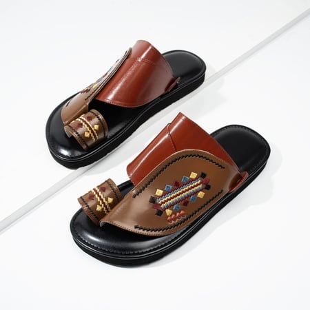 حذاء شرقي 136