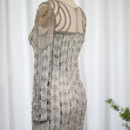 فستان ماسك على الجسم مزين بالكرستالات كامل
