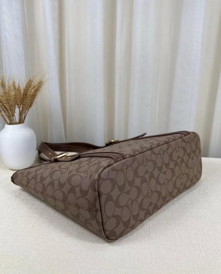 شنطة كوتش COACH