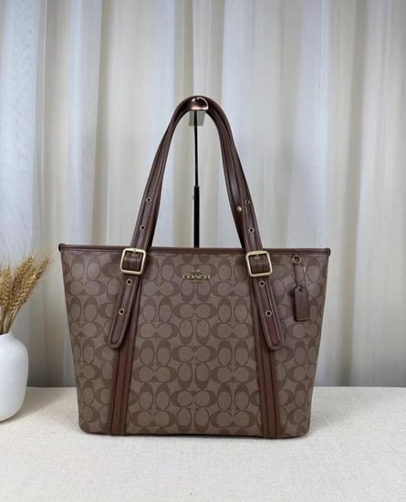 شنطة كوتش COACH