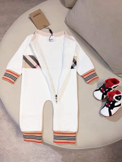 بدلة قطعه واحده قطن ابيض من بيربري