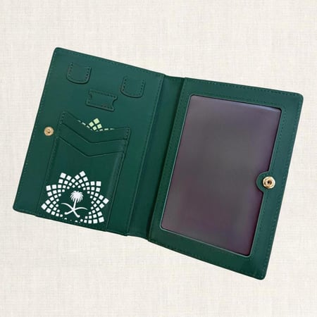محفظة جواز السفر - الأخضر السعودي