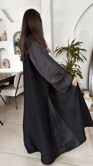 عباية جاكار علي الكم والعباية لمسه أنثويه راقيه