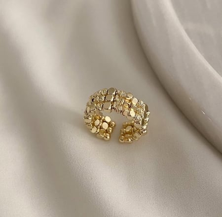 خاتم مطلي ذهب عيار 14 بتصميم عصري مفتوح.                     MR-090