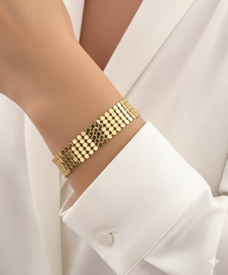 أسوارة مطلية ذهب عيار ١٨ بتصميم عصري أنيق (١٦سم ).            MB-301