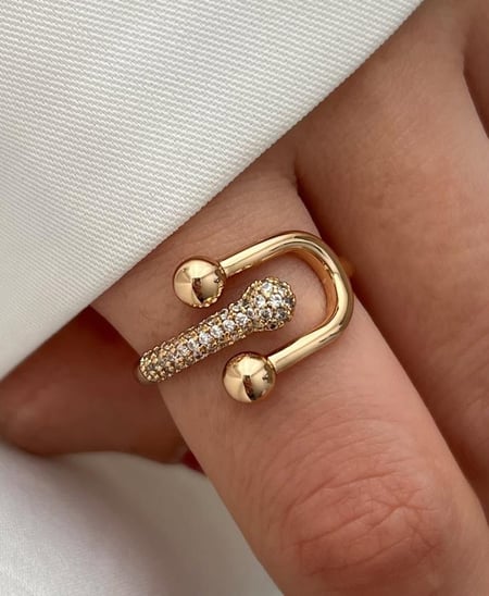 خاتم بتصميم مستوحى من تيفاني مطلي ذهب عيار ١٨ (القياس مرن قابل للتحكم).                        MR-054