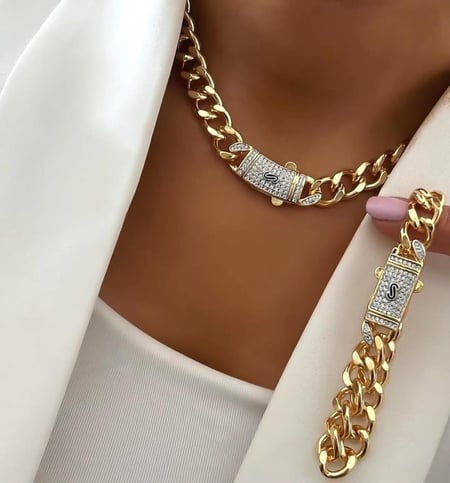 طقم بتصميم مستوحى من ماركة مطلي ذهب عيار ١٨.                      MS-014