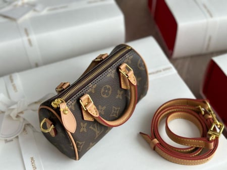 شنطه LV نانو