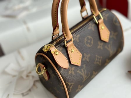 شنطه LV نانو
