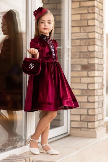 فستان شتوي فخم مع شنطه واكسسوار شعر