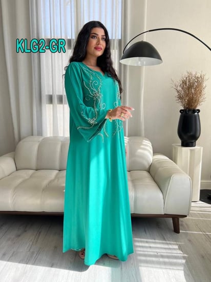 جلابيه خليجيه كلوش ناعم مع صدر شك الماس
