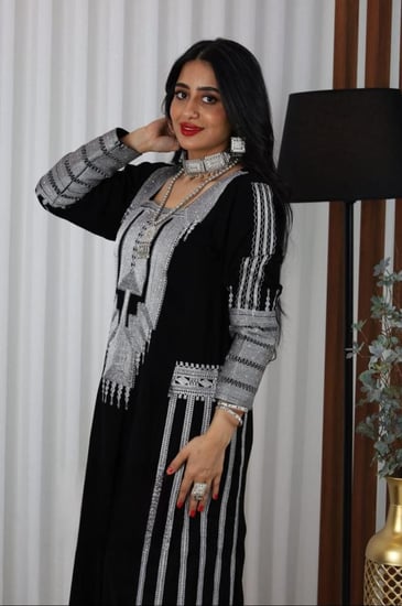 جلابيه عسيرى اسود تطريز الماس