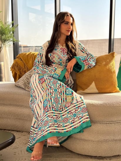 جلابيات تطريز فلسطينية لون ابيض وأزرق