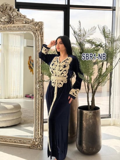 مخمل مغربي بريم مع حزام تطريز الماس