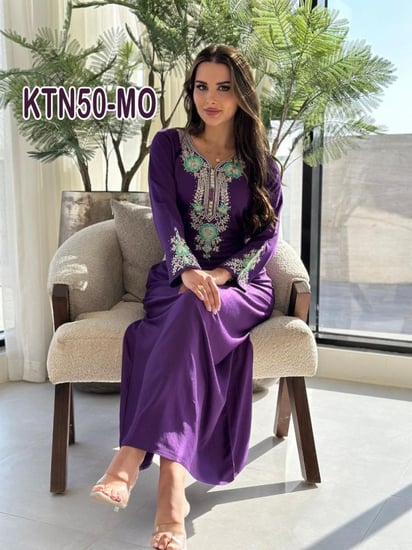 جلابيه قطن الماس تطريز صدر وأكمام