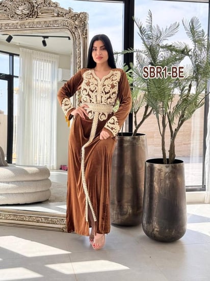 مخمل مغربي بريم مع حزام تطريز الماس