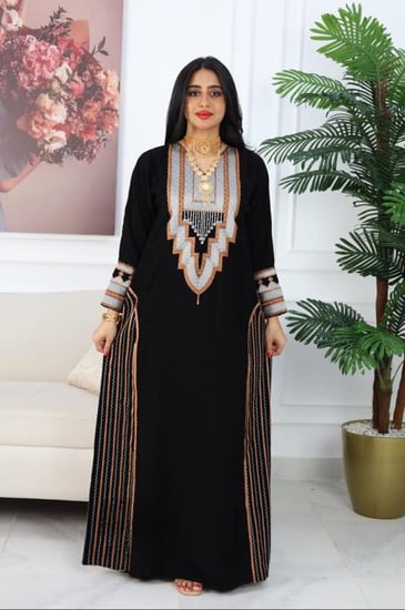 جلابيه عسيريه بتطريز لونين خيوط ذهب وفضه