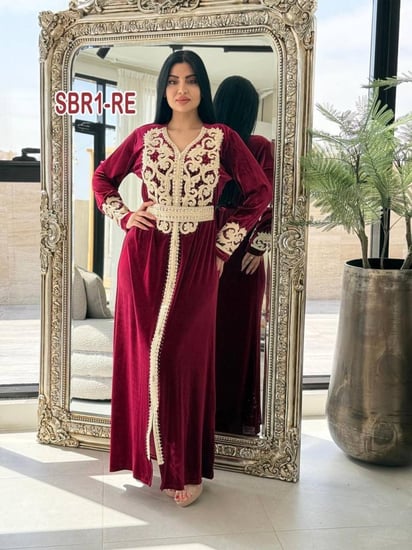 مخمل مغربي بريم مع حزام تطريز الماس