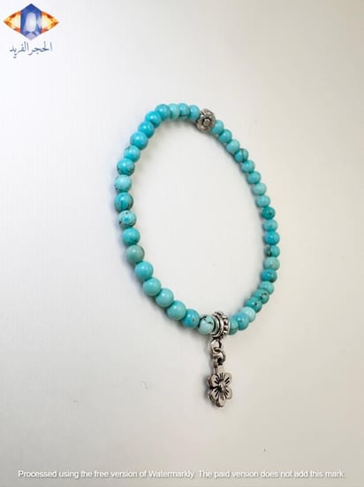 سوار حجر الفيروز الطبيعي الكريم مع تعليقه فضيه.