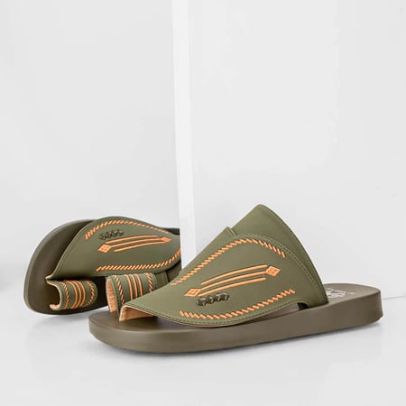 نعال سعودي طبي من الجلد الزيتي المطرز