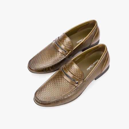 حذاء رسمي كلاسيكي زيتي لامع من فيكتور كلارك