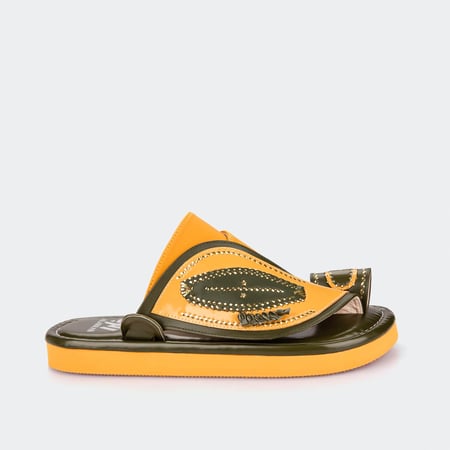 حذيان وطني شرقي مطرز بلون أصفر وزيتوني