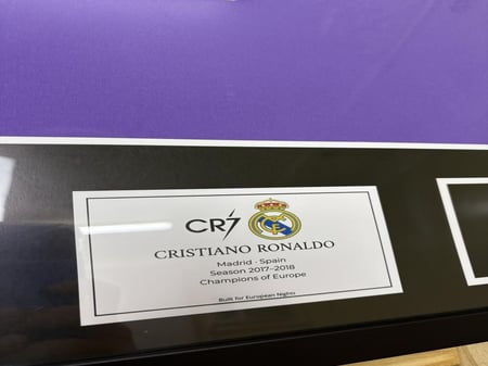 تيشيرت ريال مدريد موقع من كرستيانو رونالدو