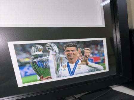 تيشيرت ريال مدريد موقع من كرستيانو رونالدو